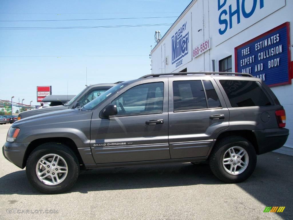 2004 Grand Cherokee Laredo 4x4 - Graphite Metallic / Dark Slate Gray photo #2