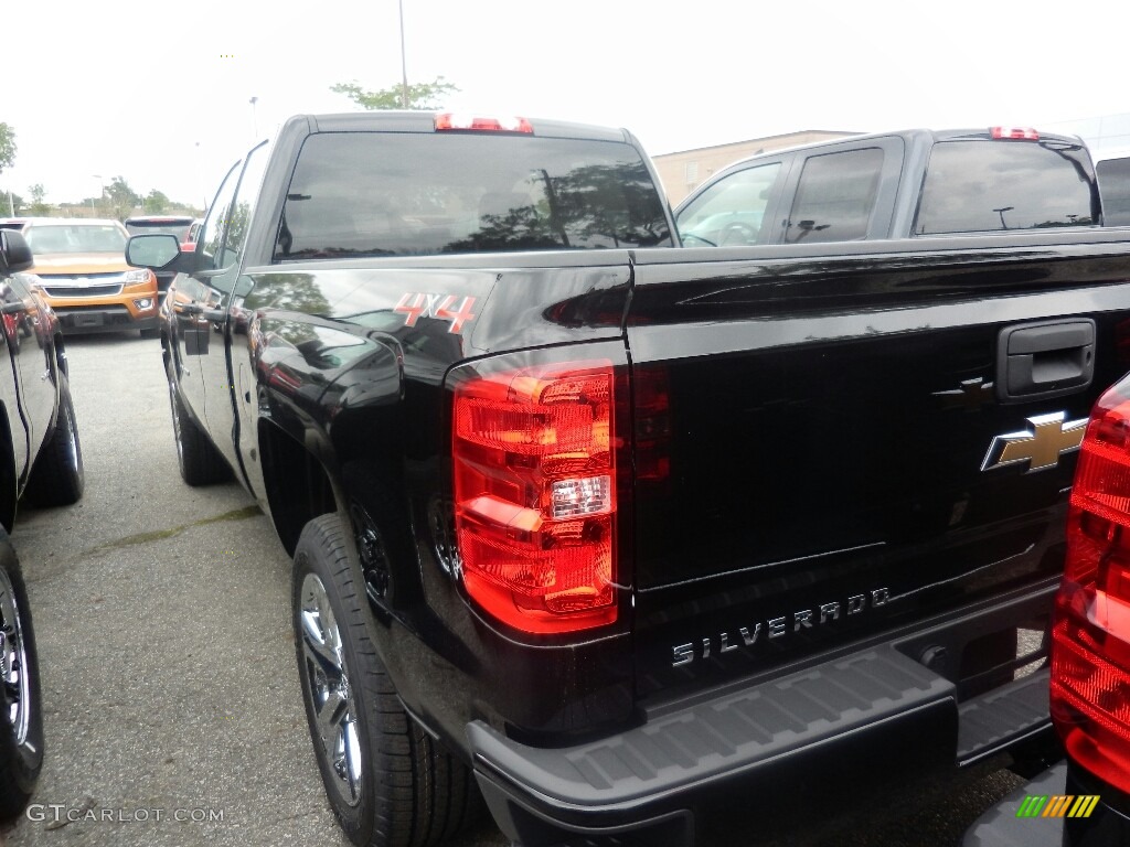 2018 Silverado 1500 Custom Double Cab 4x4 - Black / Dark Ash/Jet Black photo #5