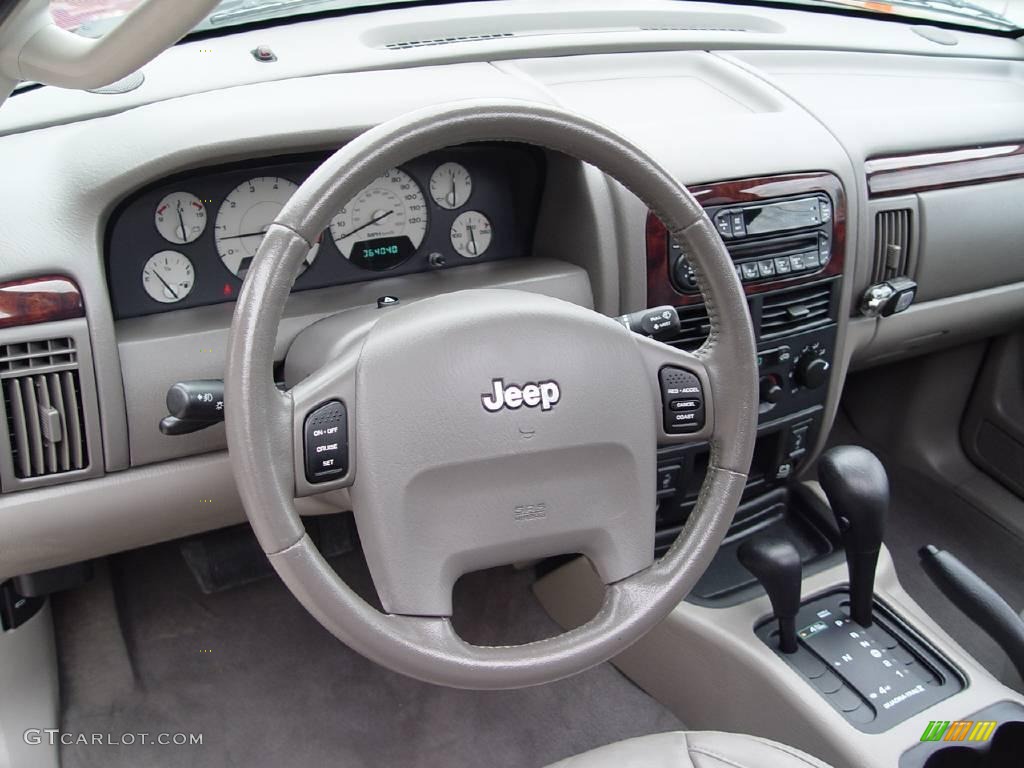 2004 Grand Cherokee Limited 4x4 - Inferno Red Pearl / Taupe photo #12