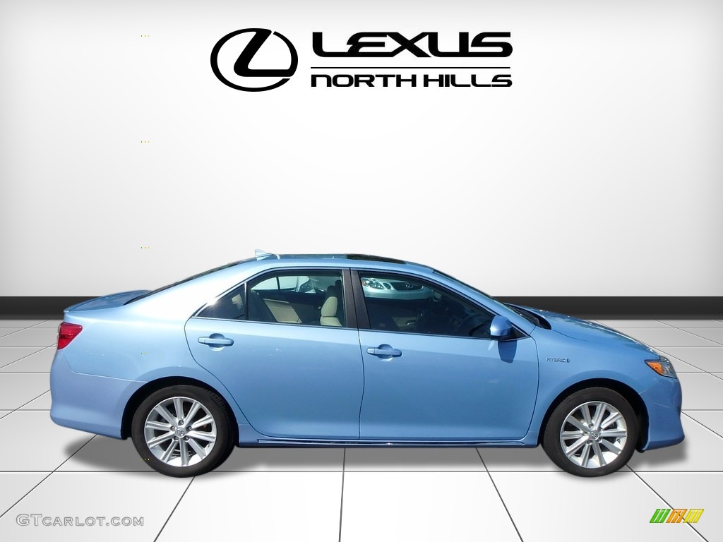 2013 Camry Hybrid XLE - Clearwater Blue Metallic / Ivory photo #2