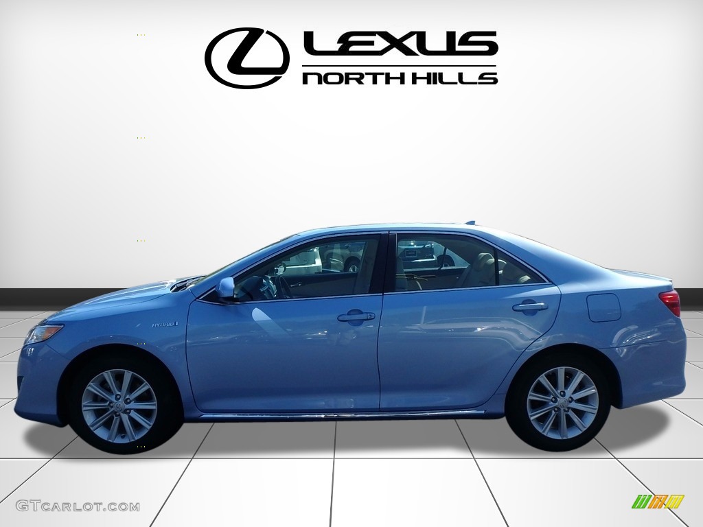 2013 Camry Hybrid XLE - Clearwater Blue Metallic / Ivory photo #3