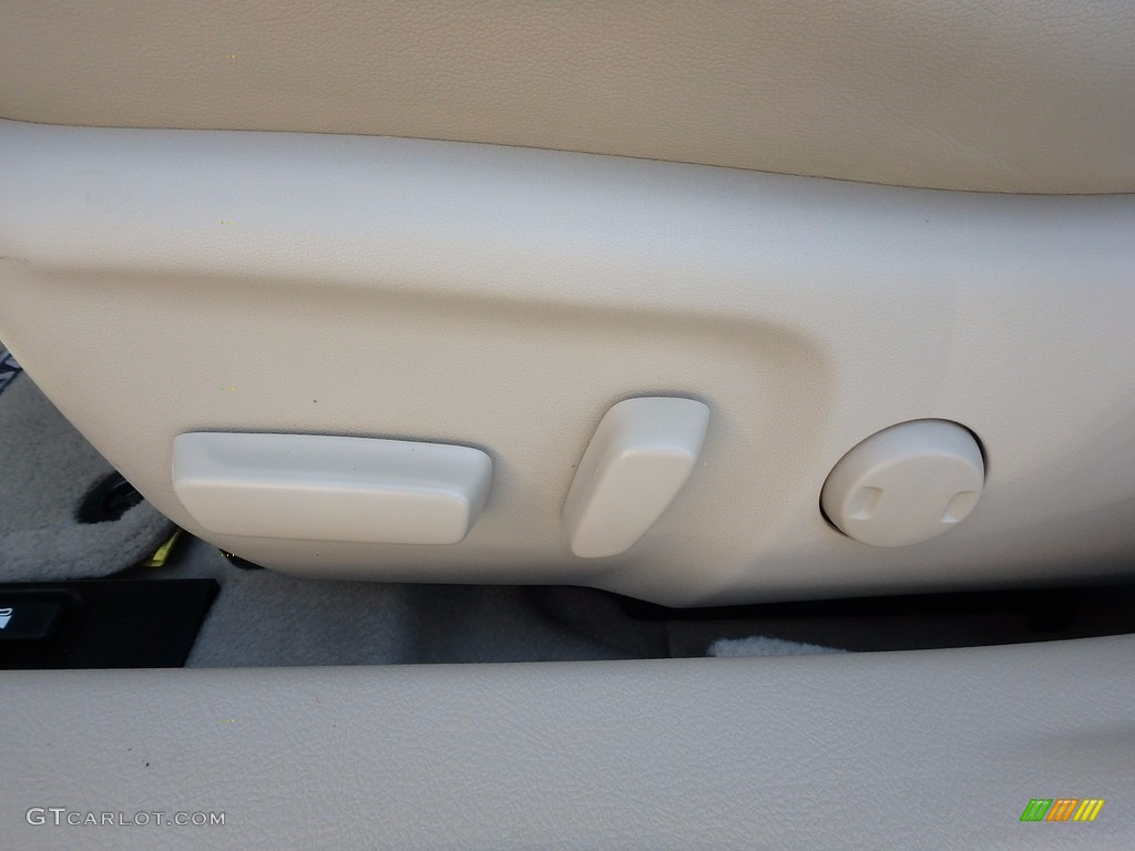 2013 Camry Hybrid XLE - Clearwater Blue Metallic / Ivory photo #12