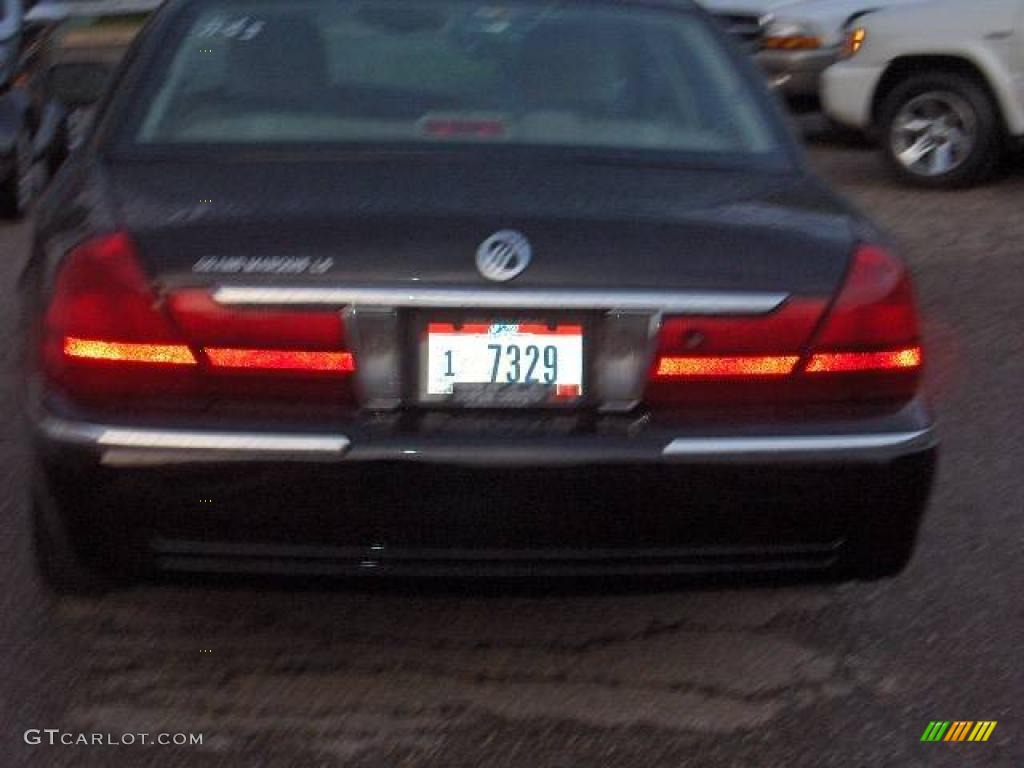 2004 Grand Marquis LS - Black Clearcoat / Medium Parchment photo #3
