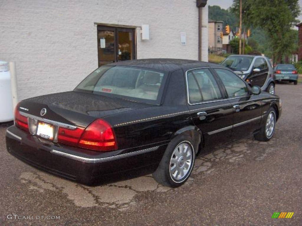 2004 Grand Marquis LS - Black Clearcoat / Medium Parchment photo #15