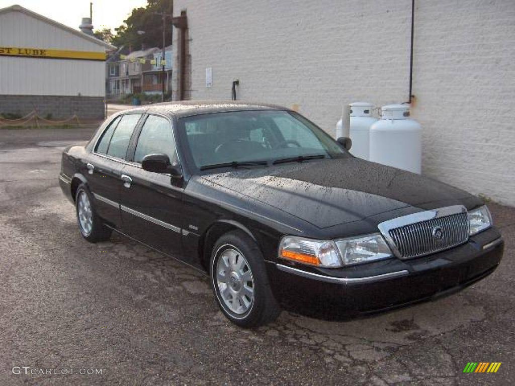 2004 Grand Marquis LS - Black Clearcoat / Medium Parchment photo #19