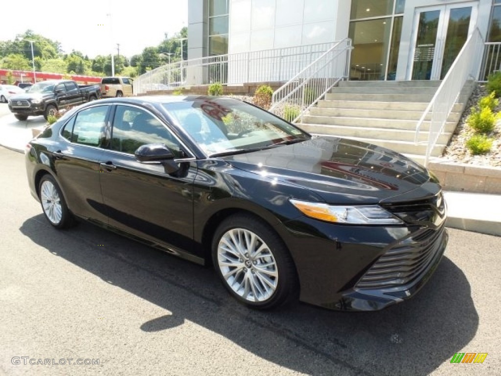 2018 Camry XLE - Midnight Black Metallic / Black photo #1