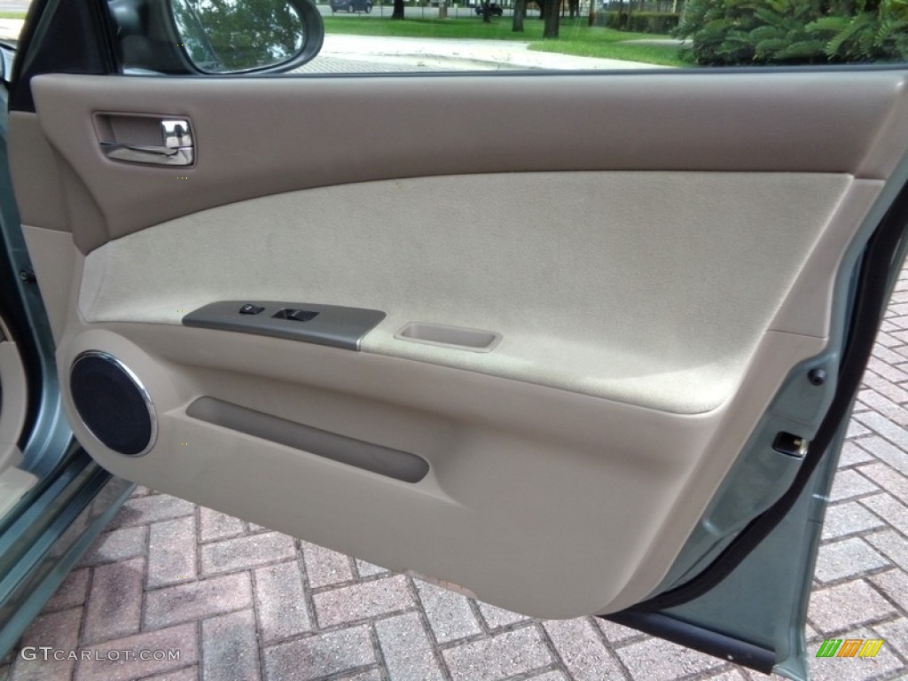 2006 Altima 2.5 S - Mystic Emerald Metallic / Frost photo #51