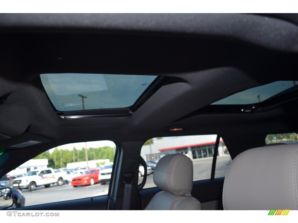 2015 Explorer XLT 4WD - Oxford White / Medium Light Stone photo #10