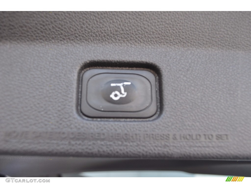 2015 Explorer XLT 4WD - Oxford White / Medium Light Stone photo #14