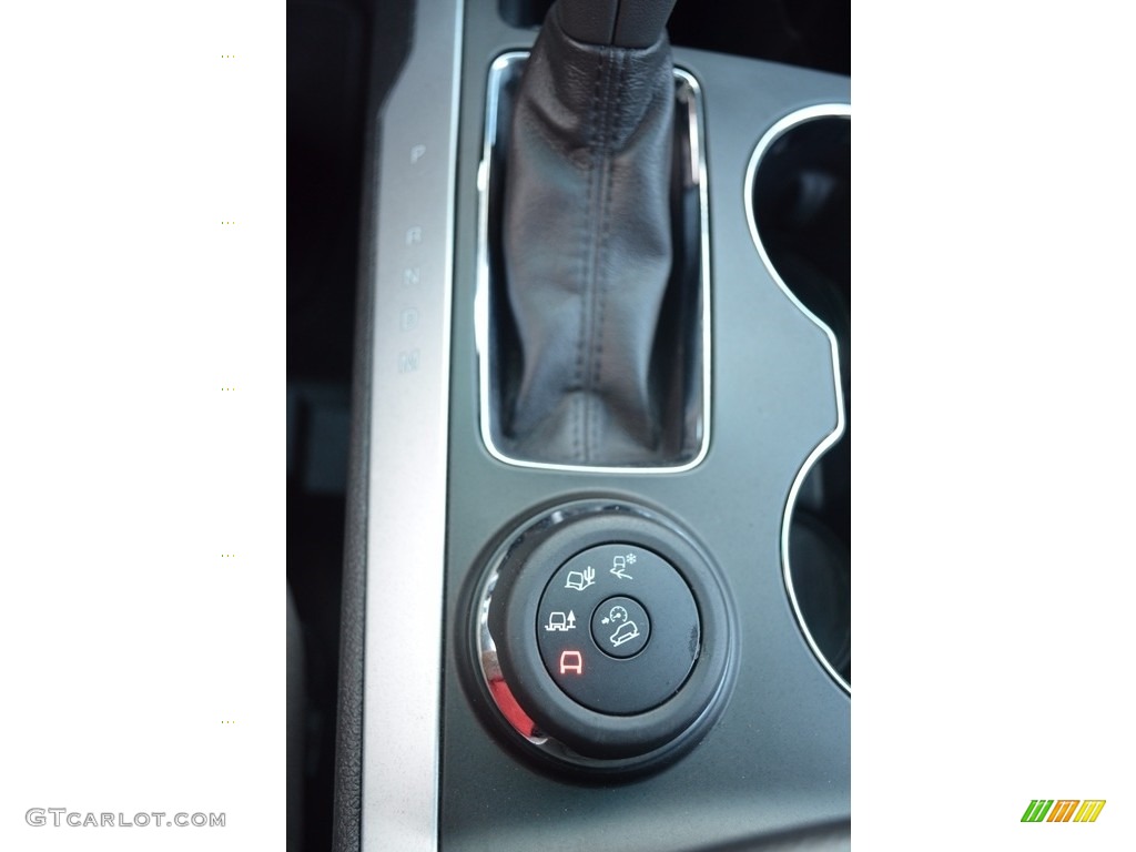 2015 Explorer XLT 4WD - Oxford White / Medium Light Stone photo #23