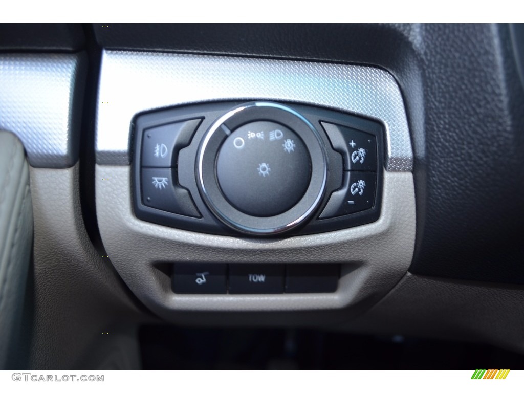 2015 Explorer XLT 4WD - Oxford White / Medium Light Stone photo #26