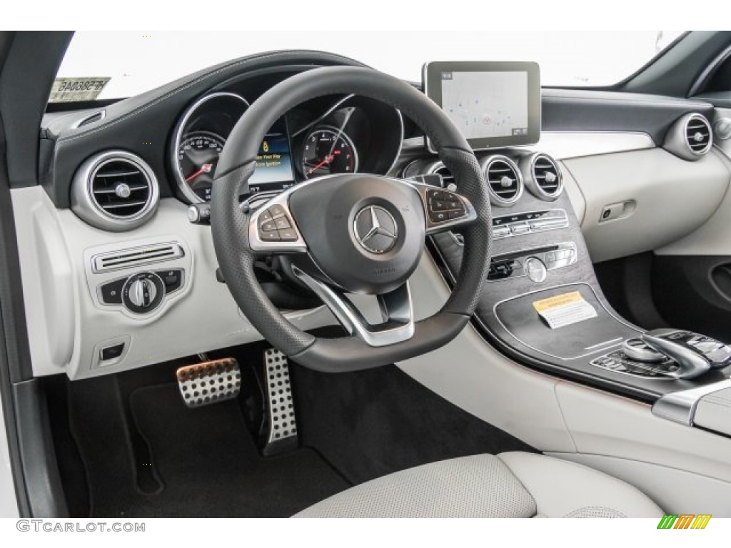 2017 Mercedes-Benz C 300 4Matic Cabriolet Dashboard Photos