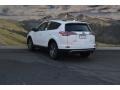 Super White - RAV4 XLE Photo No. 3
