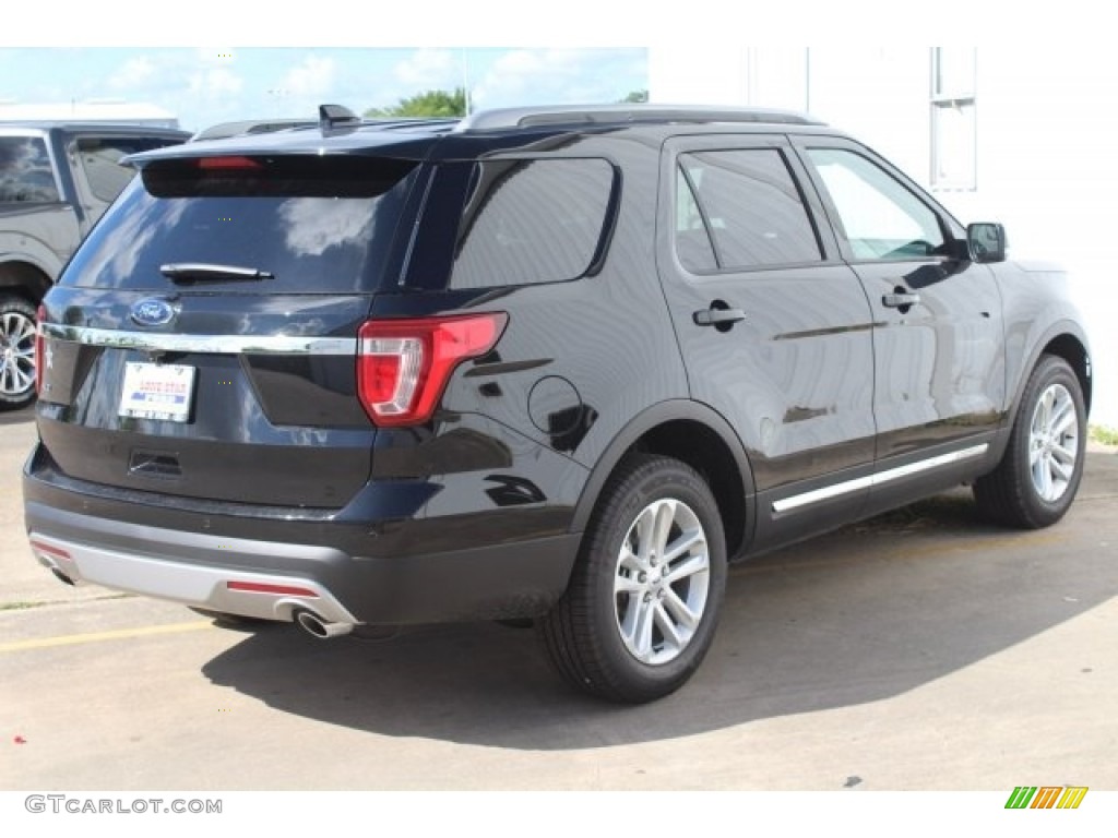 2017 Explorer XLT - Shadow Black / Ebony Black photo #7
