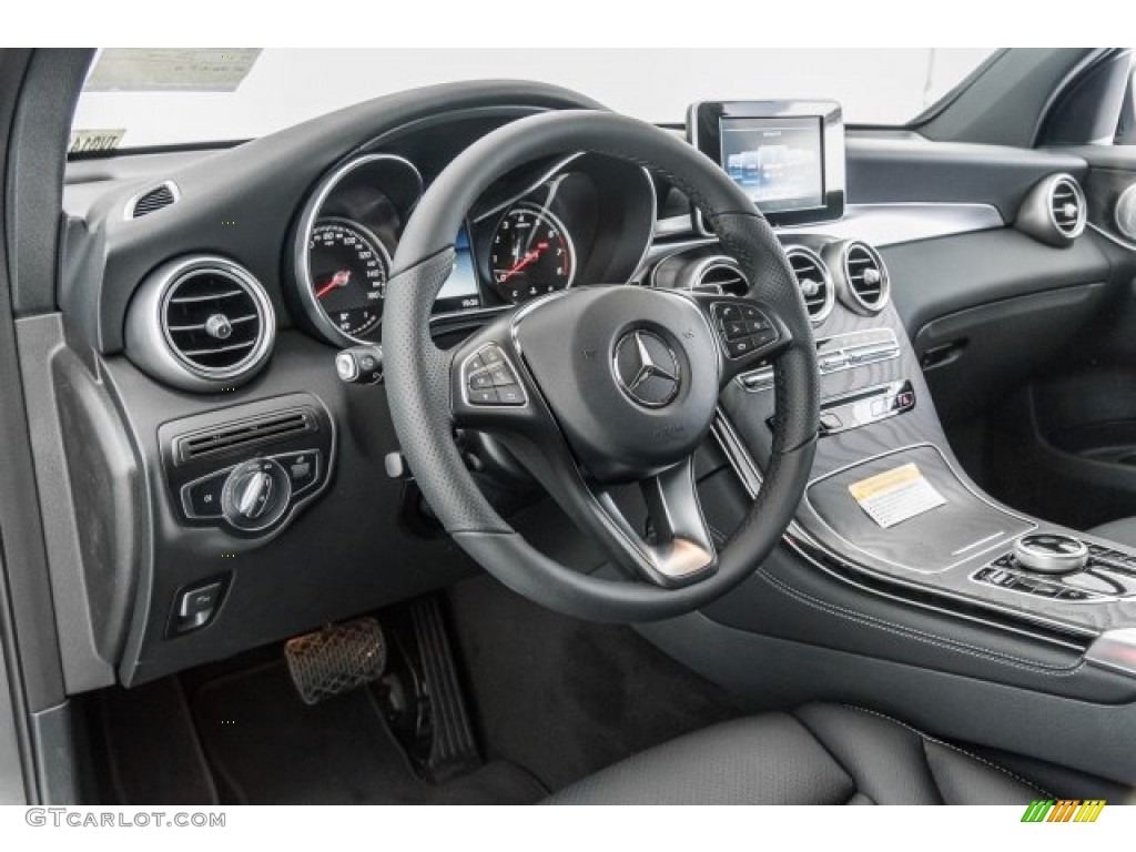 2018 Mercedes-Benz GLC 300 Black Dashboard Photo #121979690