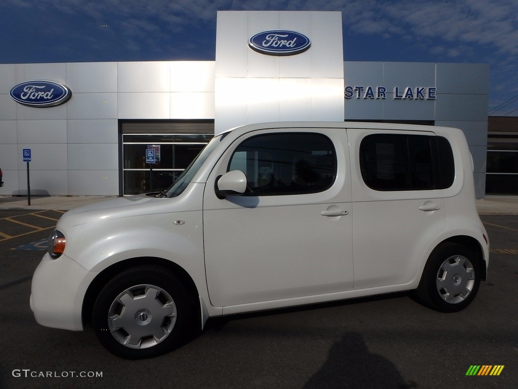 2013 Cube 1.8 SL - Pearl White / Black photo #1