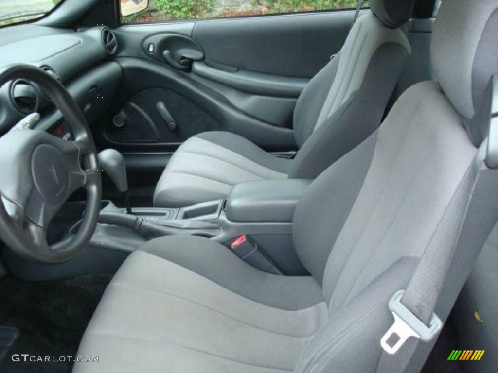 2004 Sunfire Coupe - Summit White / Graphite photo #8