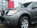 2008 Storm Gray Nissan Pathfinder SE 4x4  photo #15