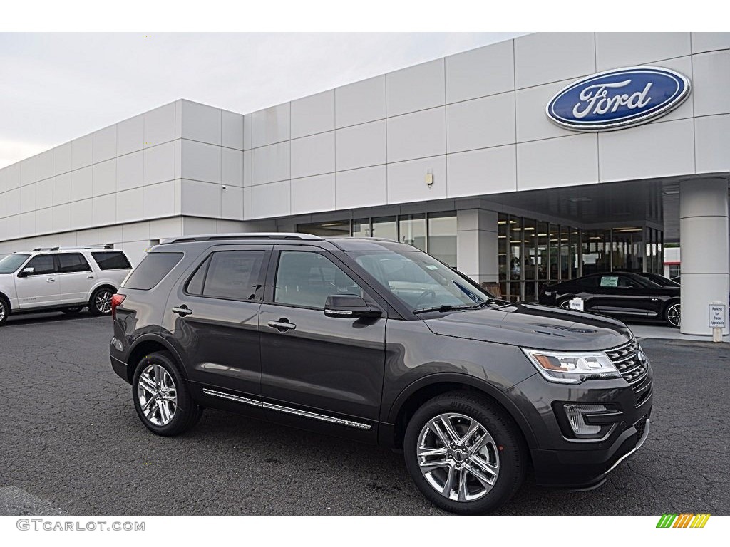 2017 Explorer XLT 4WD - Magnetic / Ebony Black photo #1