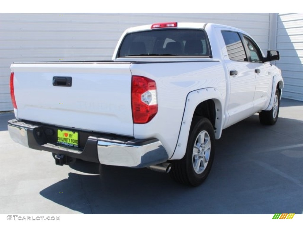 2016 Tundra SR5 CrewMax - Super White / Black photo #10