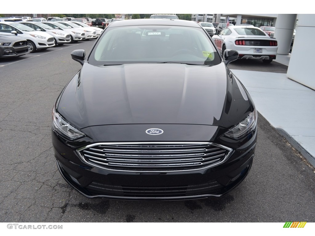 2017 Fusion SE - Shadow Black / Ebony photo #4