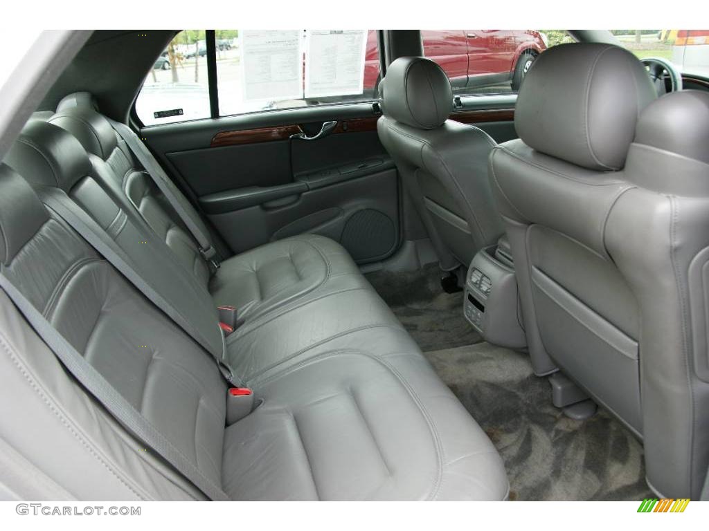 2003 DeVille Sedan - Sterling Silver / Dark Gray photo #12