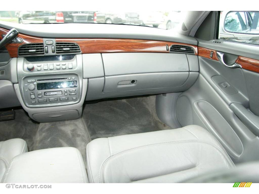 2003 DeVille Sedan - Sterling Silver / Dark Gray photo #14