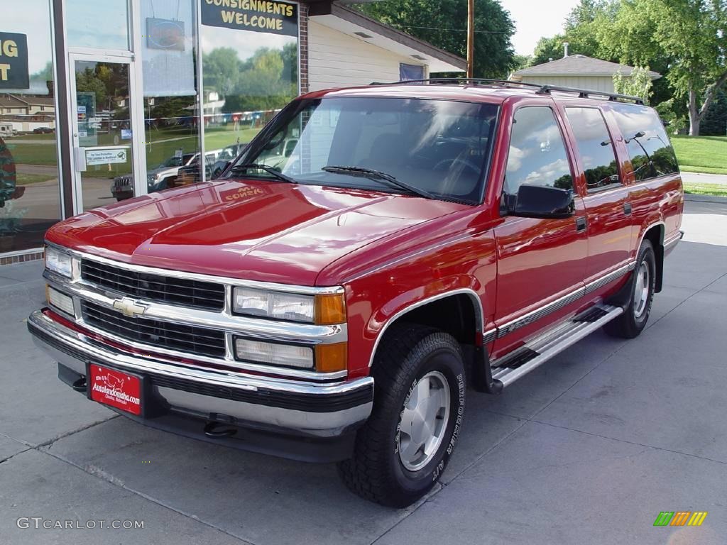 1995 Suburban K1500 LS 4x4 - Bright Red / Bordeaux Red photo #3