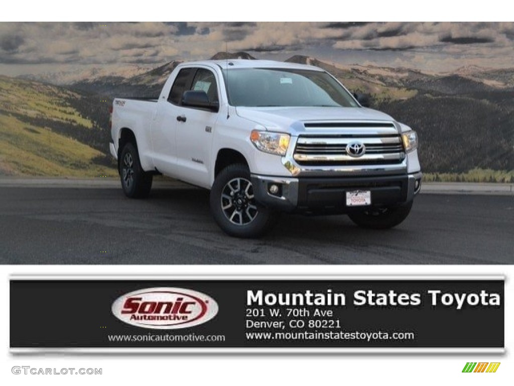 2017 Tundra SR5 Double Cab 4x4 - Super White / Black photo #1