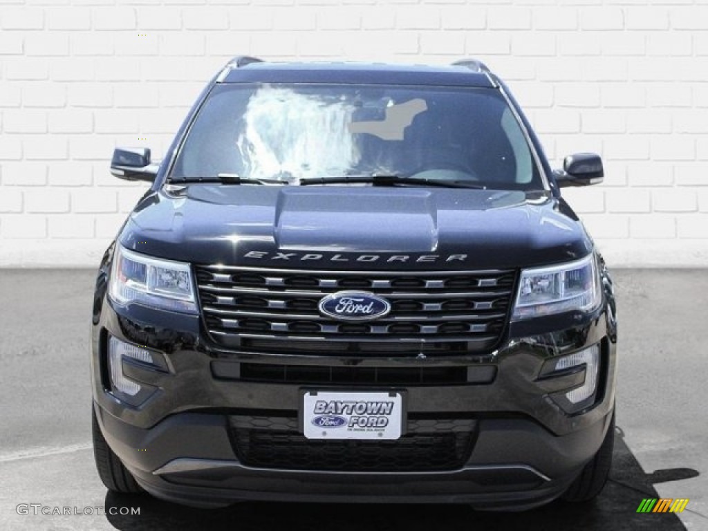 2017 Explorer XLT - Shadow Black / Ebony Black photo #2
