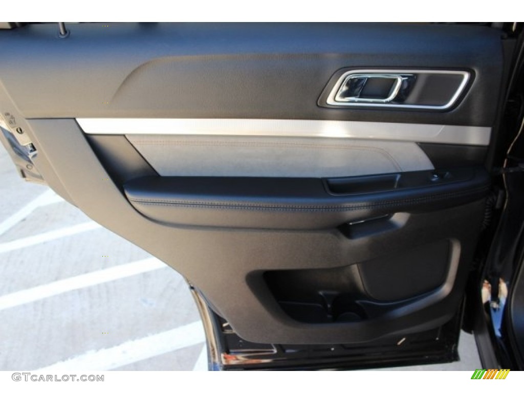 2017 Explorer XLT - Shadow Black / Ebony Black photo #18