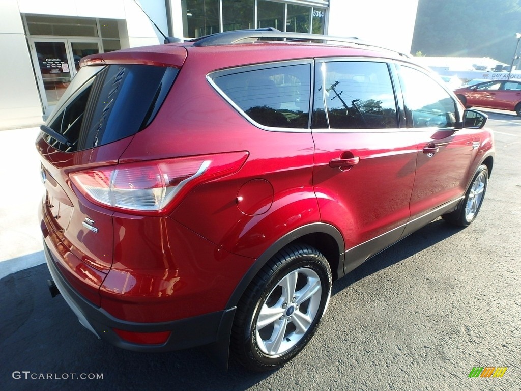 2013 Escape SE 2.0L EcoBoost 4WD - Ruby Red Metallic / Charcoal Black photo #2