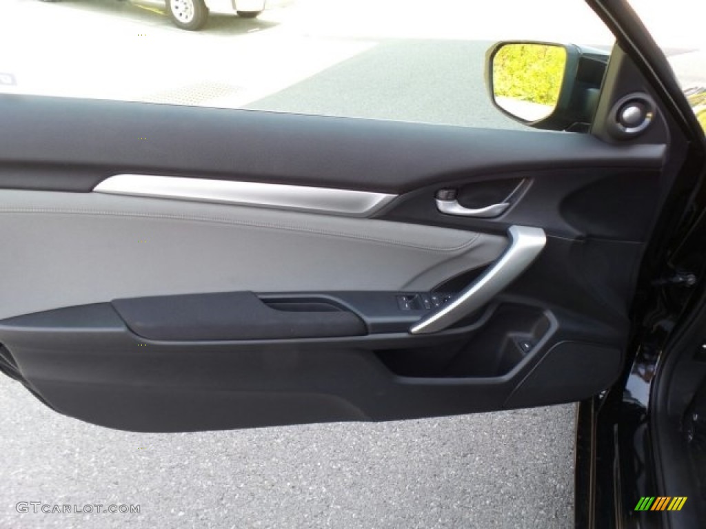 2017 Honda Civic EX-T Coupe Door Panel Photos