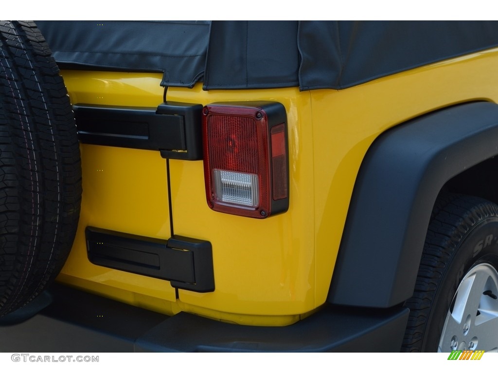 2011 Wrangler Sport 4x4 - Detonator Yellow / Black photo #22