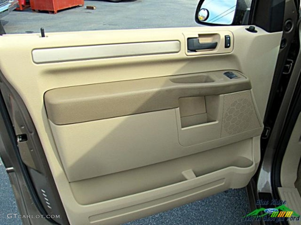 2006 Freestar SE - Arizona Beige Metallic / Pebble Beige photo #11