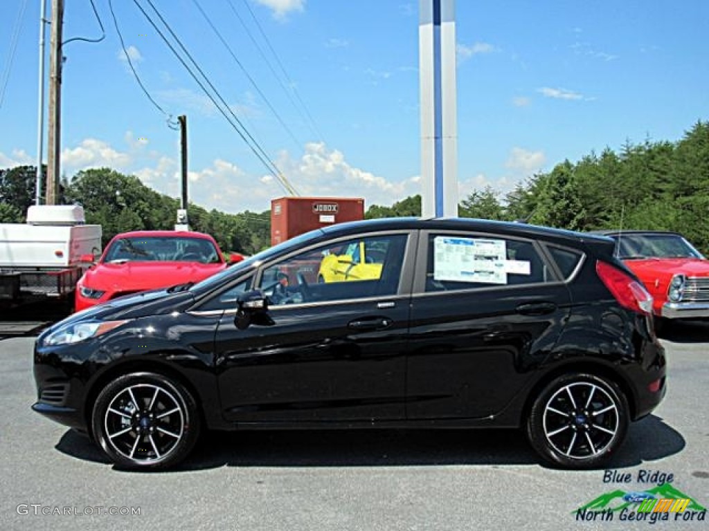 2017 Fiesta SE Hatchback - Shadow Black / Charcoal Black photo #2