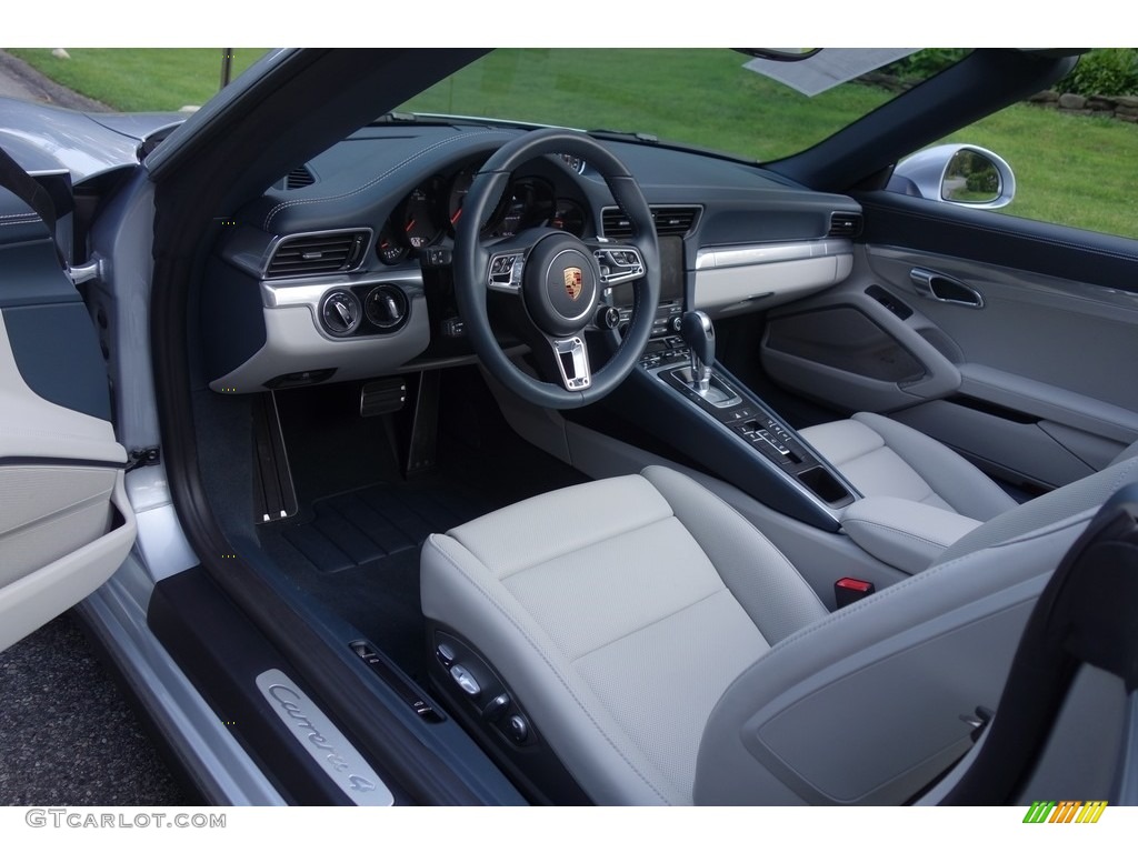 Graphite Blue/Chalk Interior 2017 Porsche 911 Carrera 4 Cabriolet Photo #122056639