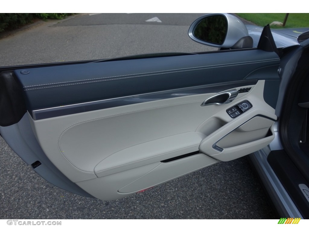 2017 Porsche 911 Carrera 4 Cabriolet Door Panel Photos