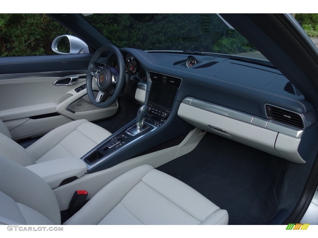2017 Porsche 911 Carrera 4 Cabriolet Graphite Blue/Chalk Dashboard Photo #122056756