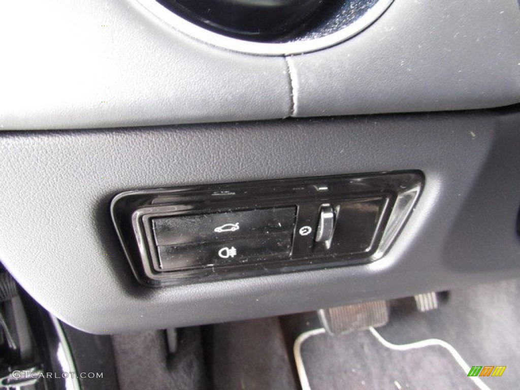 2011 XJ XJ - Ebony Black / Jet Black/Jet Black photo #26