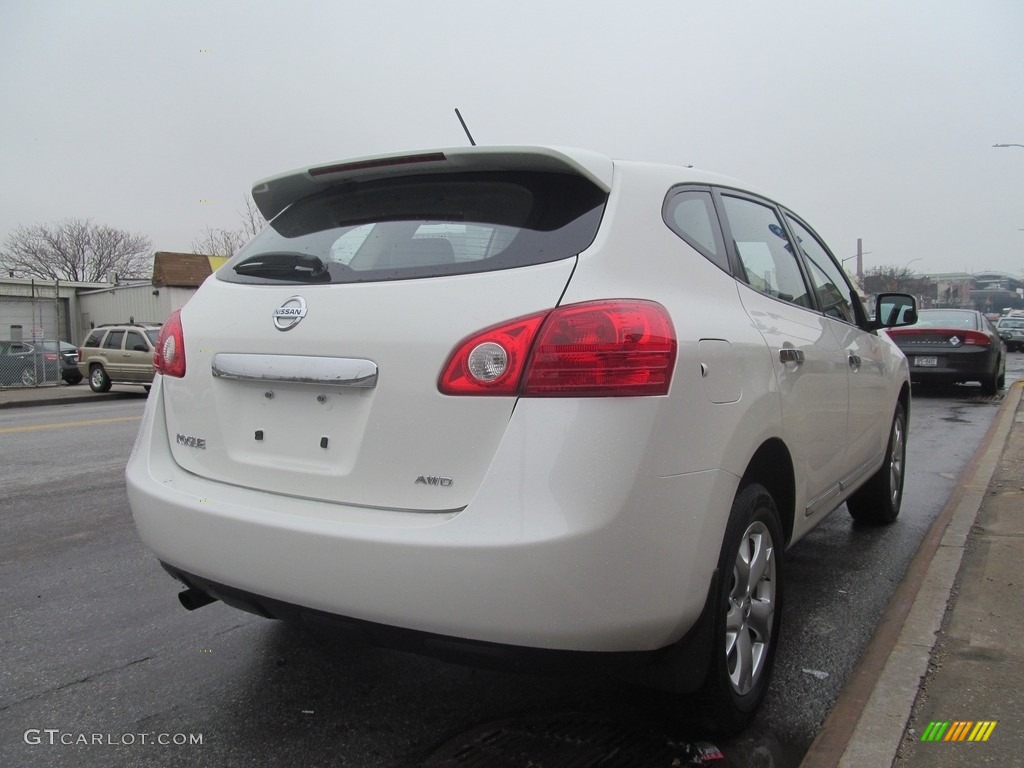 2013 Rogue S AWD - Pearl White / Gray photo #7