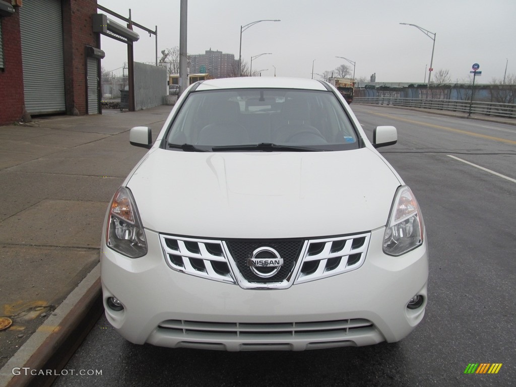 2013 Rogue S AWD - Pearl White / Gray photo #17