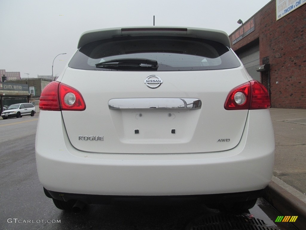 2013 Rogue S AWD - Pearl White / Gray photo #22