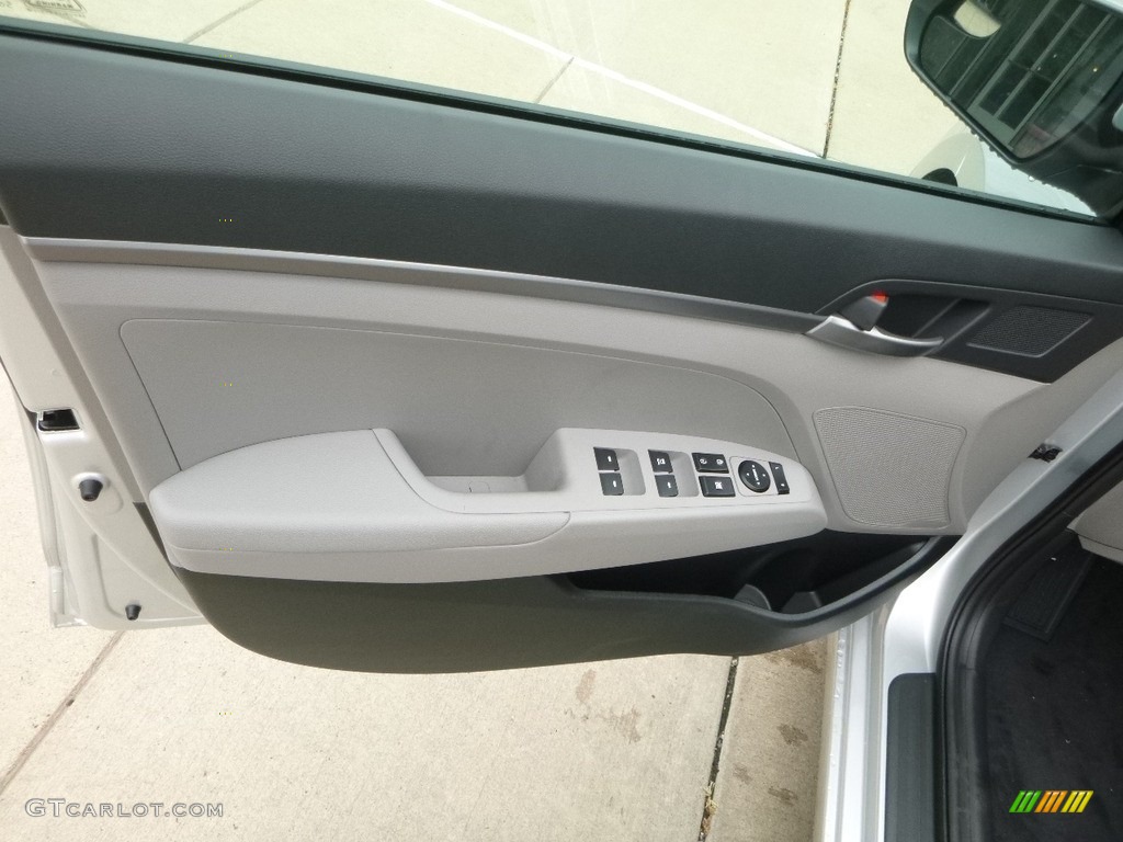 2018 Hyundai Elantra SE Gray Door Panel Photo #122072594