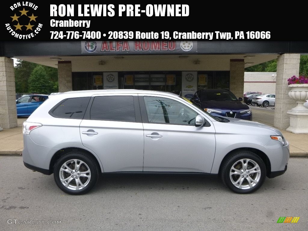 2014 Cool Silver Metallic Mitsubishi Outlander SE S AWC 122063201 2014-cool-silver-metallic-mitsubishi-outlander-se-s-awc-122063201