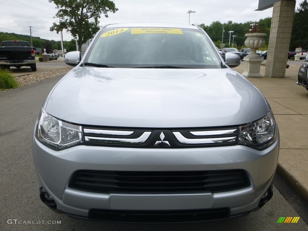 2014 Outlander SE S-AWC - Cool Silver Metallic / Black photo #4