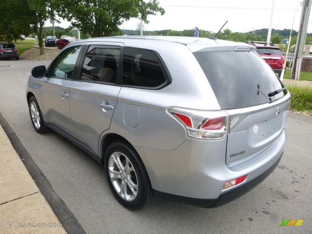 2014 Outlander SE S-AWC - Cool Silver Metallic / Black photo #7