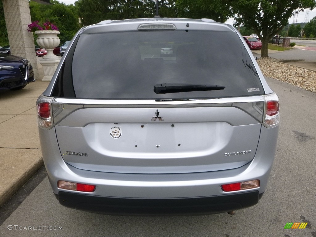 2014 Outlander SE S-AWC - Cool Silver Metallic / Black photo #8