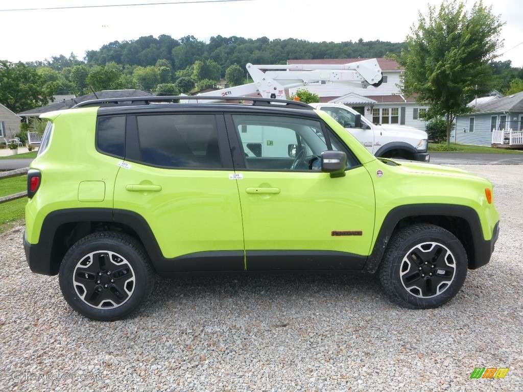 2017 Renegade Trailhawk 4x4 - Hypergreen / Black photo #6