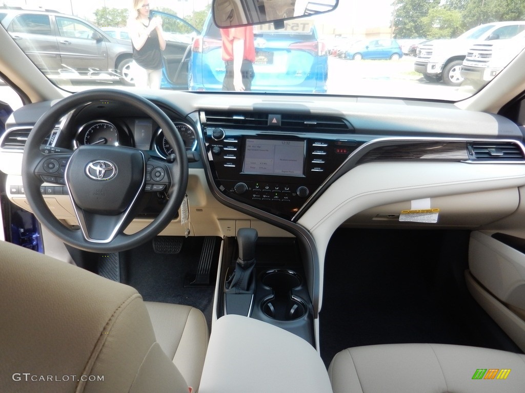 2018 Camry LE - Blue Crush Metallic / Macadamia photo #4